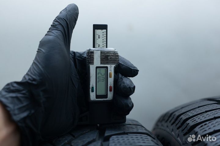 Goodyear UltraGrip Ice 2 215/50 R17 95T