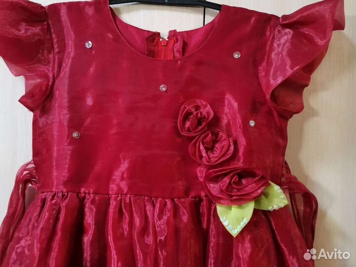 Платье праздничное