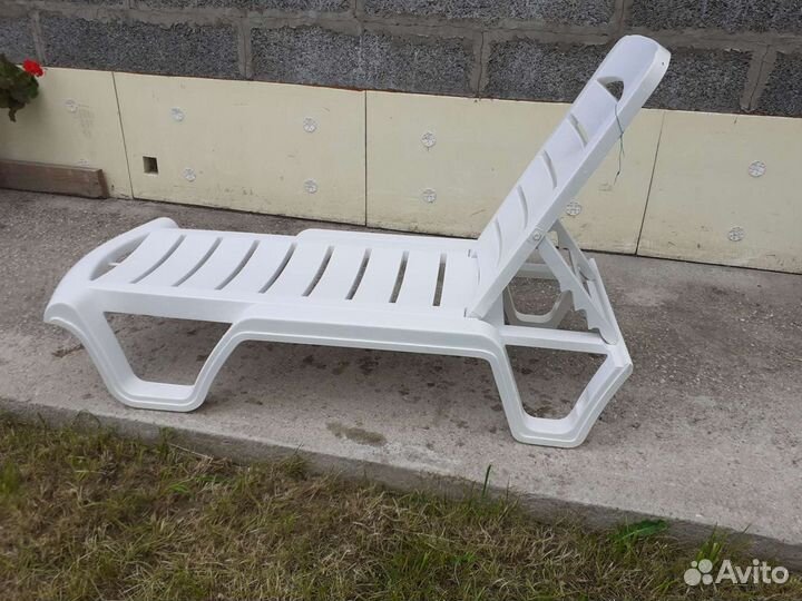 Шезлонг для дачи