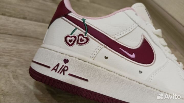 Кроссовки для девочки