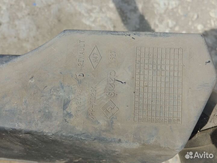 Корпус воздушного фильтра Renault Megan2