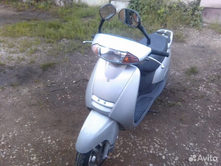 Скутер Honda Lead AF 48 с контейнера