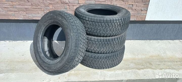 Bridgestone Blizzak DM-V2 245/70 R16