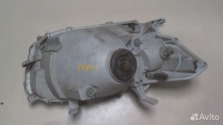 Фара (передняя) Toyota Highlander 2, 2010