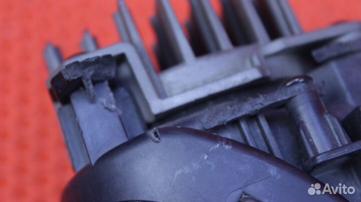 Фара правая Kia Soul SK3 G4FD 92102-J2060