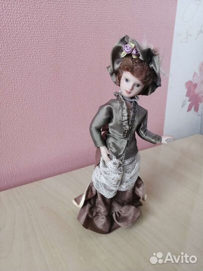 Куклы фарфоровые