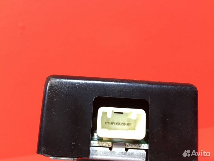 Блок управления центральным замком Toyota Corolla