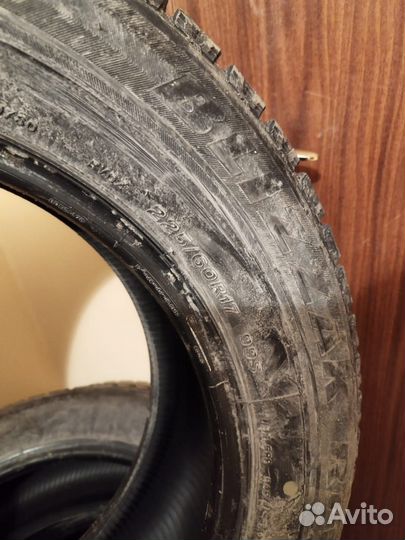 Bridgestone Blizzak RFT 225/60 R17