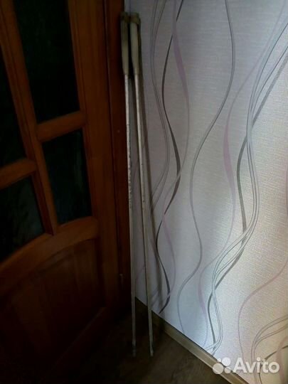 Лыжи деревянные и лыжные палки