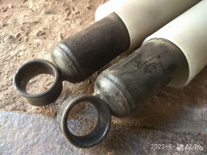 Задние амортизаторы М412