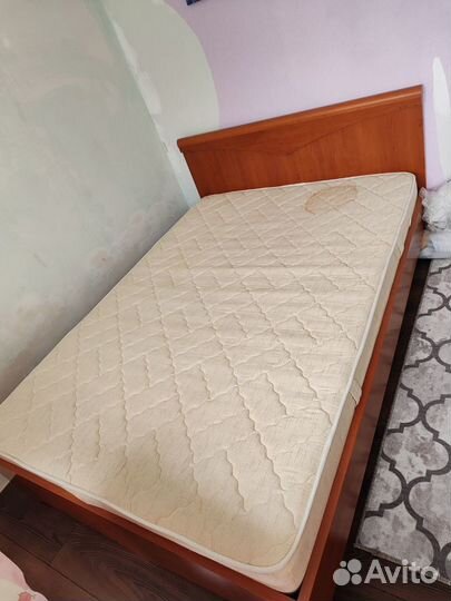 Кровать двухспальная с матрасом бу 140 200