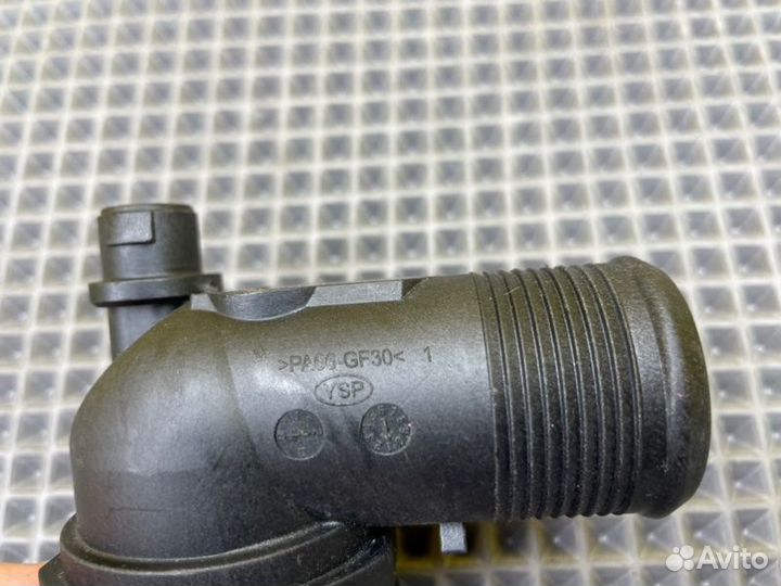 Фланец системы охлаждения Kia Carnival KA 4 G6DU