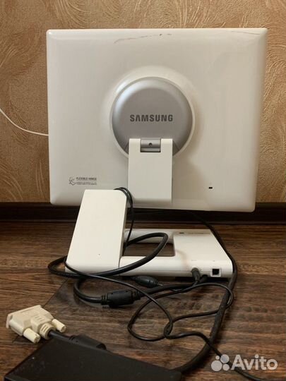 Монитор Samsung