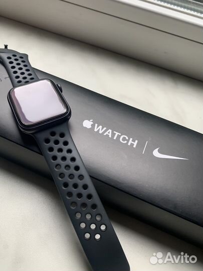 Apple watch se 44mm nike