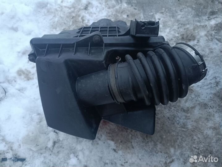 Корпус Воздушного фильтра Ford Focus 2