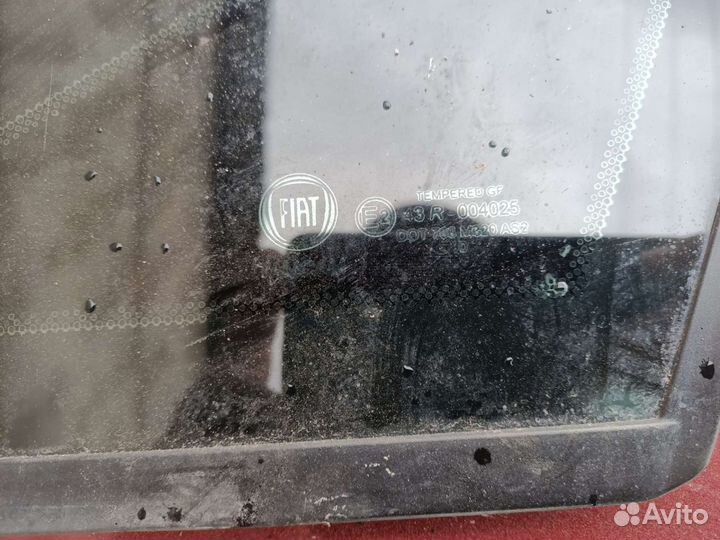 Форточка передняя правая/левая Fiat Linea