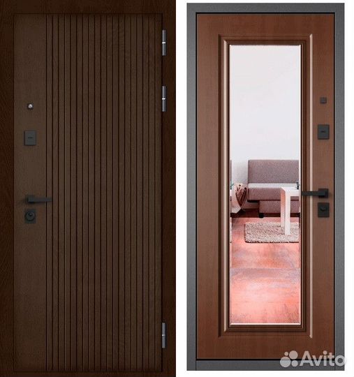 Дверь в квартиру с зеркалом