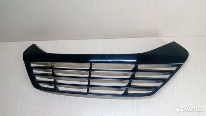 Решетка бампера Hyundai IX35 2013 год