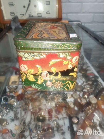 Жестяная коробка из под чая