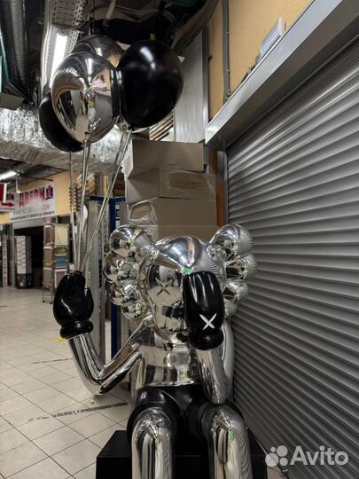 Kaws Огромная игрушка