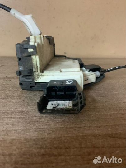 Замок двери задней правой peugeot 308