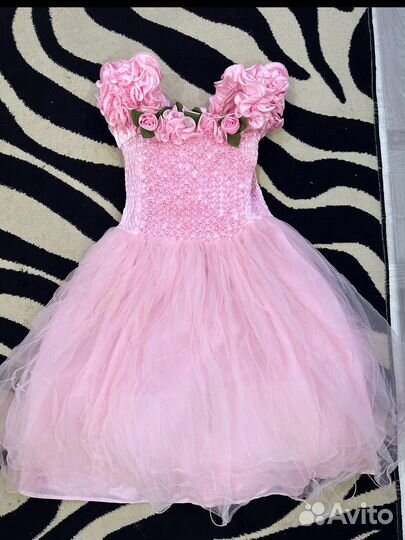 Нарядное платье для девочки 7-9лет