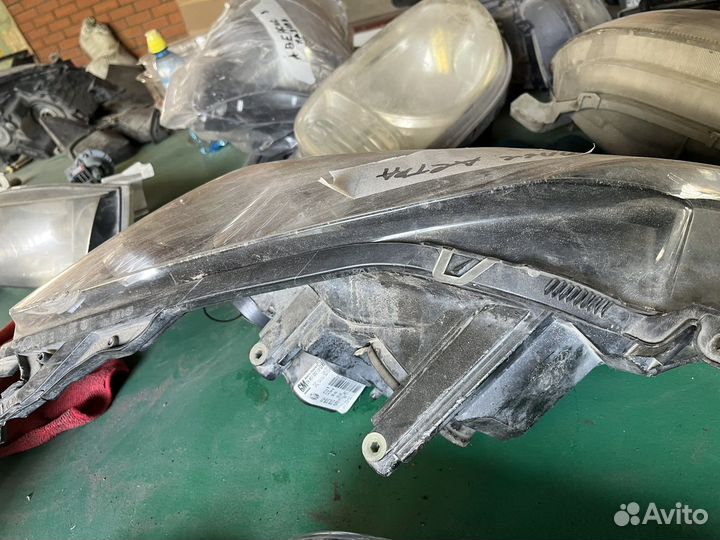 Фара левая для Опель Астра H 2004-2014