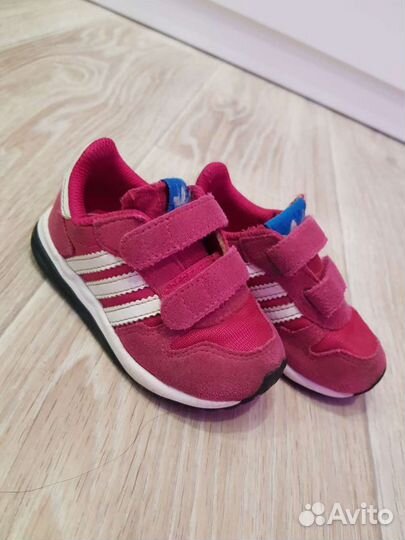 Кроссовки для девочки