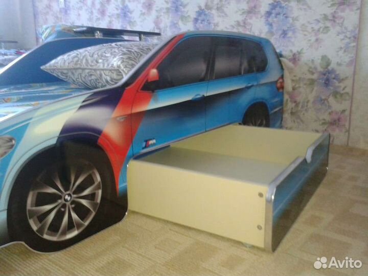 Детская кровать-машина