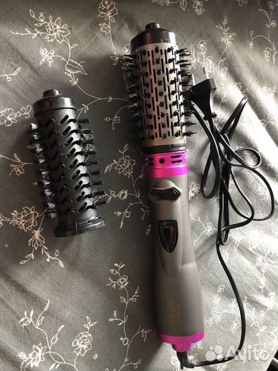 Фен-щетка, 2 насадки, практически новая