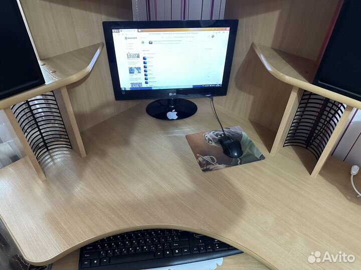 Компьютерный стол