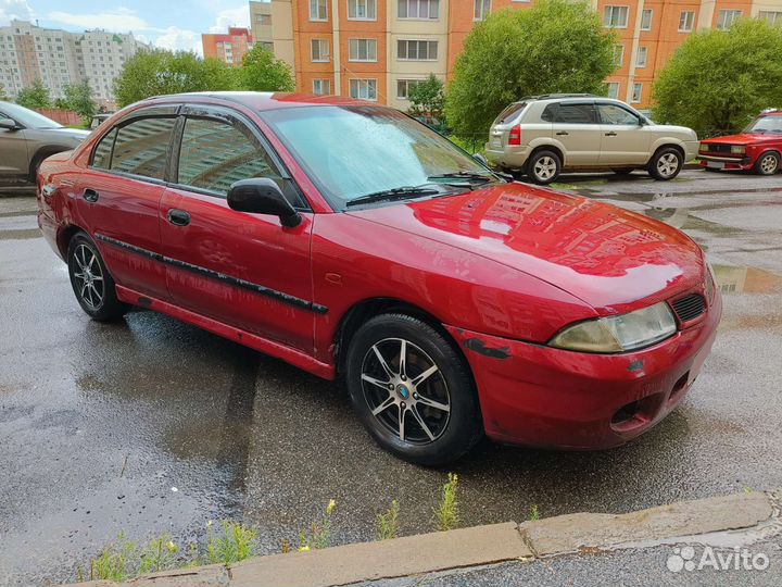Mitsubishi Carisma 1.8 AT, 1998, 200 000 км