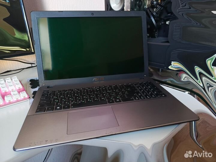 Ноутбук asus X550C