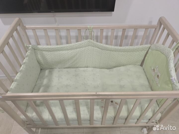 Детская кроватка