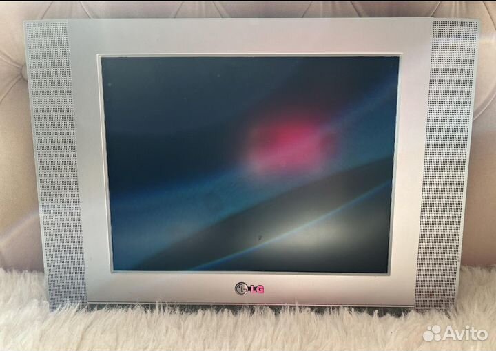 Продаю телевизор LG