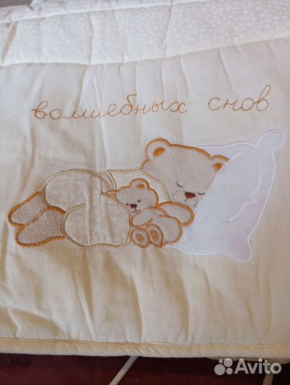 Мягкий бортик в детскую кровать с балдахином