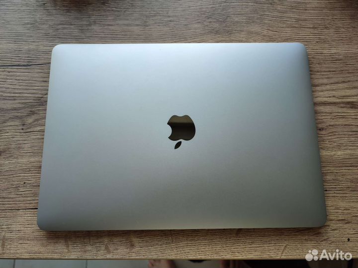 Apple MacBook Pro 13 2017 256gb touch bar