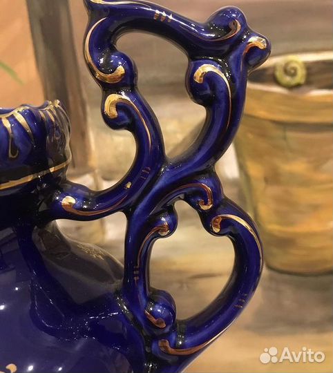 Антикварная ваза