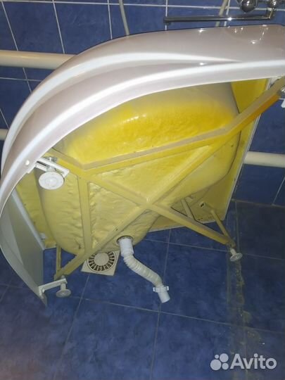 Душевой поддон 90х90