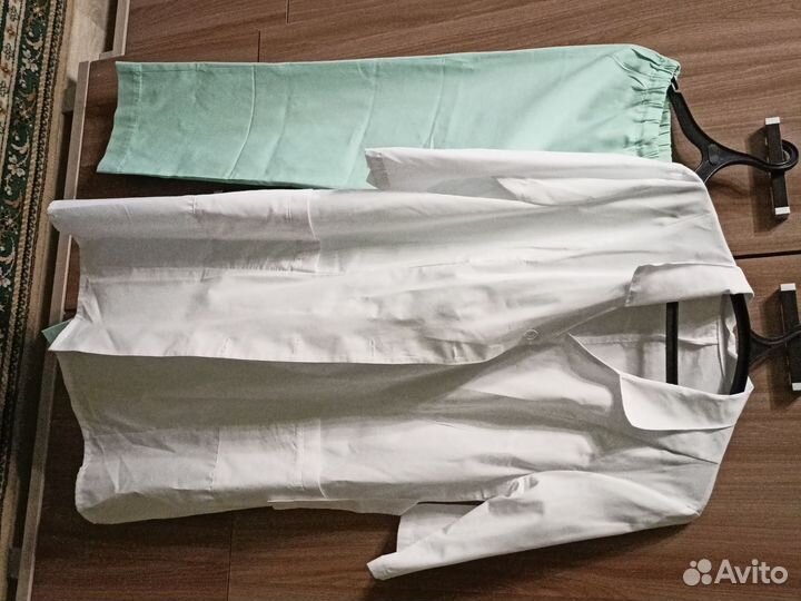 Медицинский халат и брюки