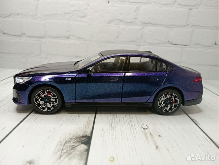 Бмв i5 металлическая машинка м60