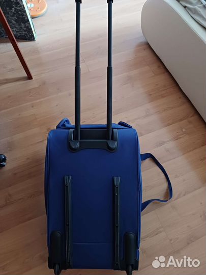 Сумка mikasa новая на колесиках с выдв. ручкой