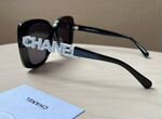 Солнцезащитные очки Chanel со стразами
