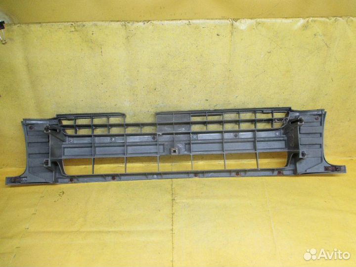 Решетка радиатора Nissan Terrano JLR50