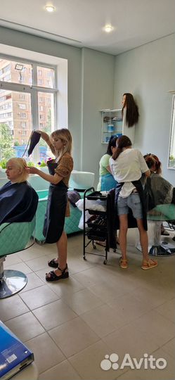 Сдам в аренду парикмахерское кресло