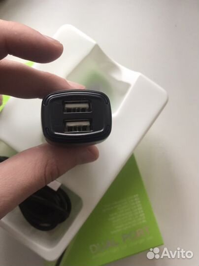 Автомобильное зарядное устройство