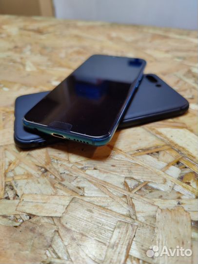 HONOR 10, 4/64 ГБ