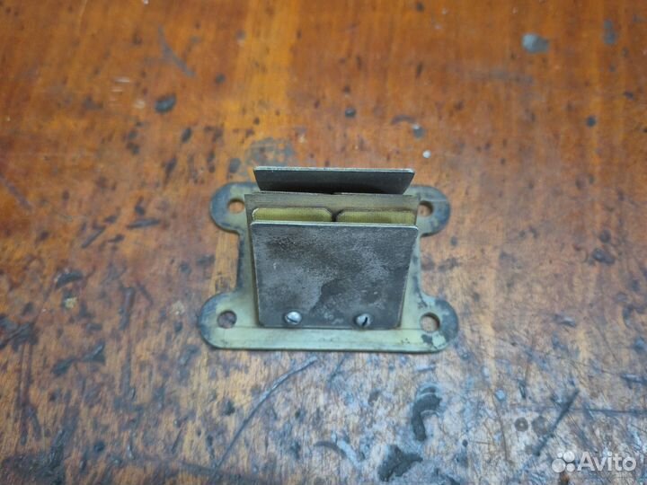 Лепестковый клапан на мотоцикл Сова.Восход 3м01