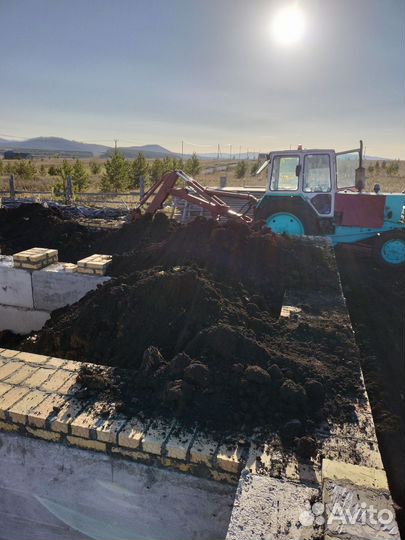 Услуги трактора экскаватора