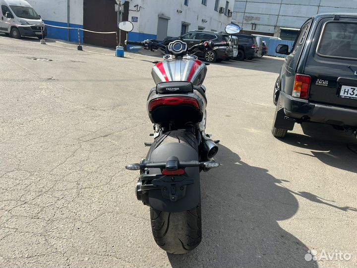 Новый triumph rocket 3